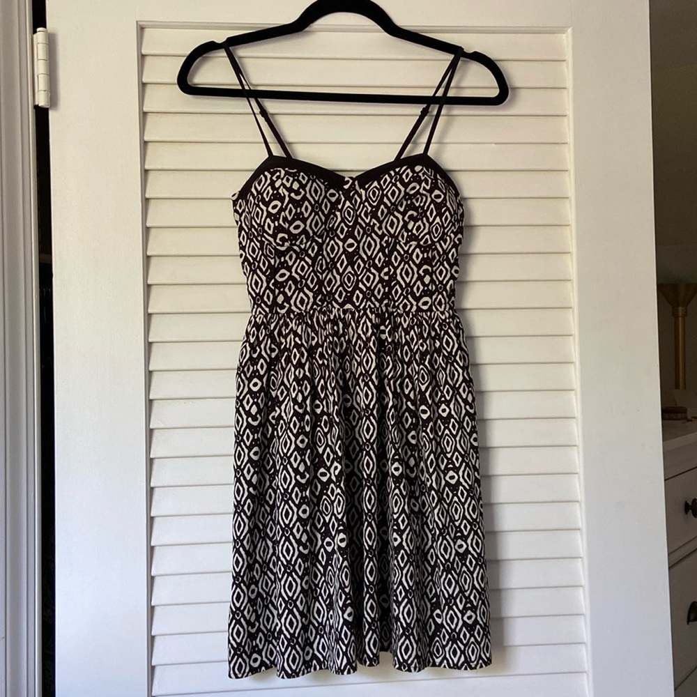 Black and tan patterned sundress